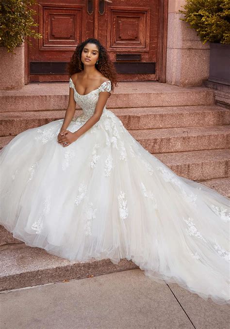 Discover the Wedding Dress Silhouette That Will Enhance Your Hourglass ...