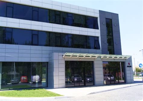 Glazing of an office building for a network of gas stations | Aestech