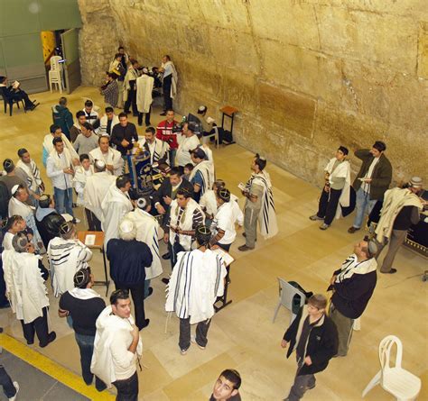 Bar and bat mitzvah | Judaism, Ceremony, Age, History, & Meaning ...