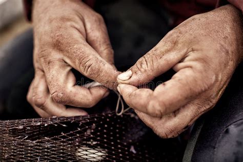 Fishing Net Repair 的图像结果