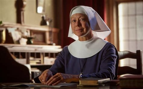 Call the Midwife Series 4 Ep1 - Mirror Online