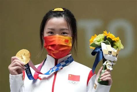 无缘逆转！杨倩强项遗憾丢冠，奥运首金项目摘铜，王芝琳冠军 - YouTube