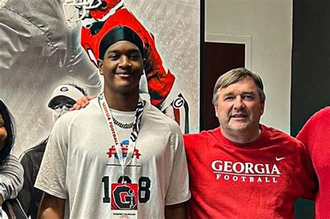 North Carolina 5-Star EDGE Rodney Dunham commits to Notre Dame Football ...