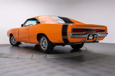 This 1970 Dodge Charger R/T Is Vintage Detroit Metal in Tip-Top Shape - autoevolution