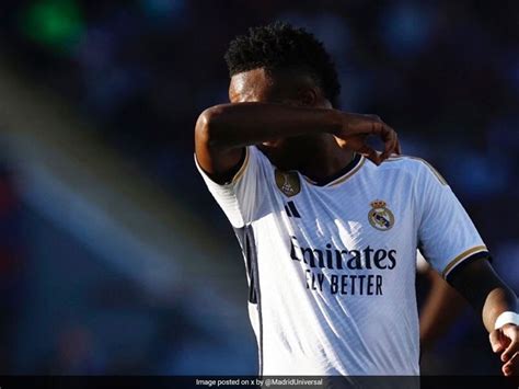 Benfica vs. Real Madrid delayed as Vinicius alleges racial abuse - CBS Sports