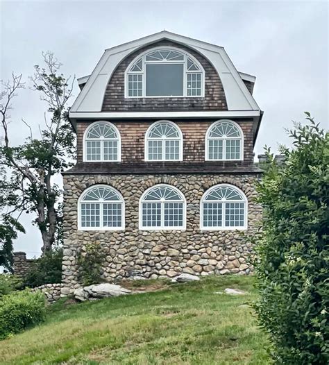 Governor Waller Castle // c.1905 – Buildings of New England