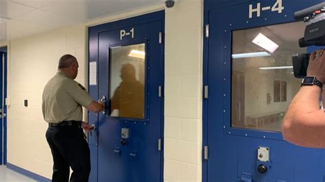 Chase, stolen weapon lands Florida man in Van Buren County Jail