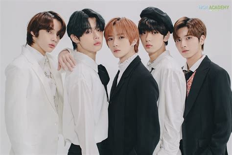 TXT ‘The Name Chapter: TEMPTATION’ - Official Photocard [Weverse Album ...