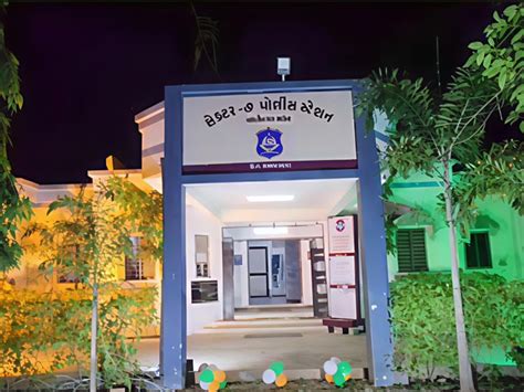 42-year-old dies after bike slips near Gandhinagar Secretariat; Family ...