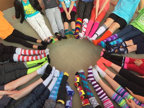 Local students wear crazy socks for World Down Syndrome Day - WBBJ TV