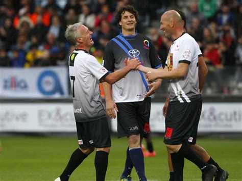 Zinedine Zidane: Former Real Madrid boss keeps PSG and France doors ...