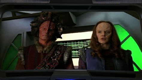 Watch Star Trek: Voyager Season 2 Episode 14: Star Trek: Voyager ...
