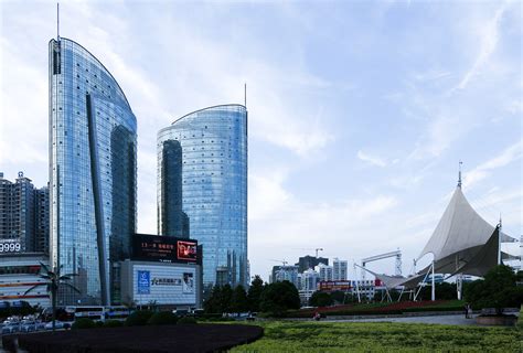 武汉光谷广场主体结构正式完工 将建成亚洲最大地下综合体_新闻中心_赢商网