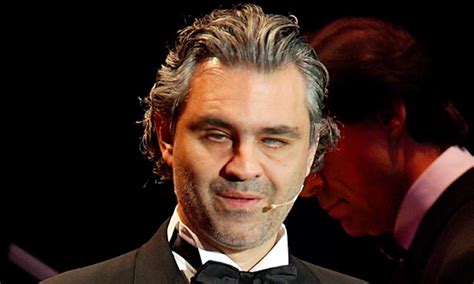 Com'è diventato cieco Andrea Bocelli? L'amato cantante ha voluto ...