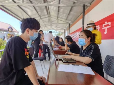 学习贯彻自治区党委十届三次全会精神｜伊宁市潘津镇劳务（零工）市场启用 提供培训就业“一站式”服务_腾讯新闻