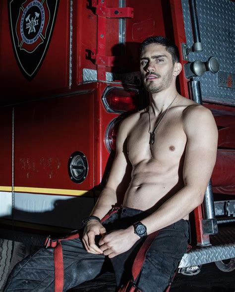 Dónde hubo fuego: conoce los sexys galanes de la serie de Netflix | Glamour