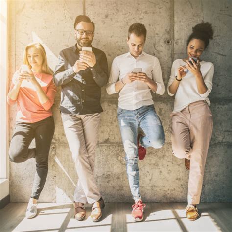 Mobile Phone Multiple Users 的图像结果