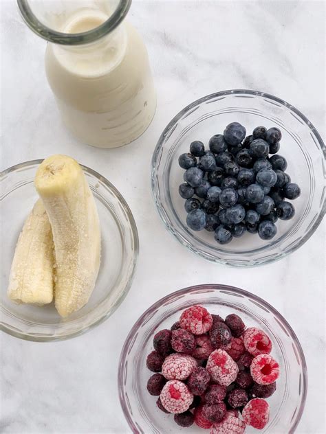 How to Make a Vegan Acai Bowl (Easy Homemade Recipe!)