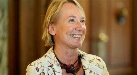 Heike Arbter: Viel Unklares bei MiFID II, Support von FMA und WKO #gabb ...