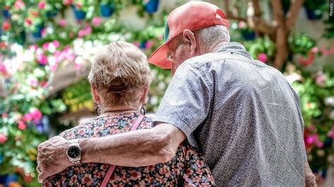 Modified school lunch program begins Monday