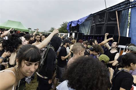 Finistère. Plus de 6 000 personnes participent à une rave party à l ...