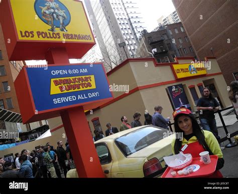 Los pollos tv hi-res stock photography and images - Alamy