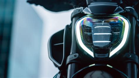 Ducati Diavel V4 price, specs, mileage, colours, photos and reviews ...