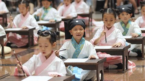 Children inspired by Chinese culture during school commencement season ...