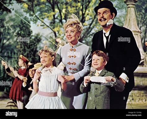 MARY POPPINS, KAREN DOTRICE, GLYNIS JOHNS, DAVID TOMLINSON , MATTHEW ...