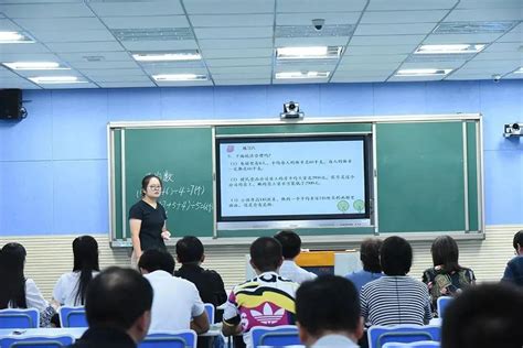 蚌埠市高三第二次教学检查考试英语试卷分析及高考复习备考研讨会在蚌埠二中举行