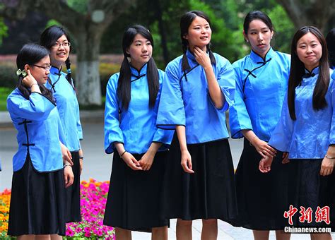 南京高校毕业照劲刮起“民国风”