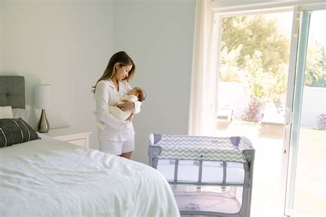 Bassinets vs. Cribs: Which is best for your baby's new sleep environme