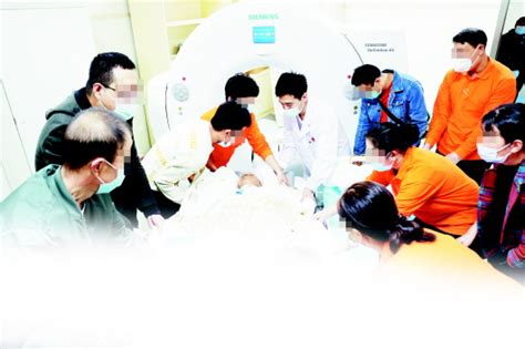 鲁中晨报--2022/10/26--品质民生看变化 媒体在行动--淄博市11家医院开展“错时门诊”