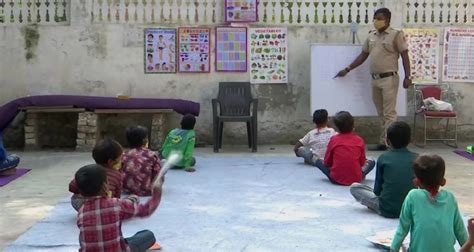 No digital devices but this Constable finds a way to teach kids in the ...
