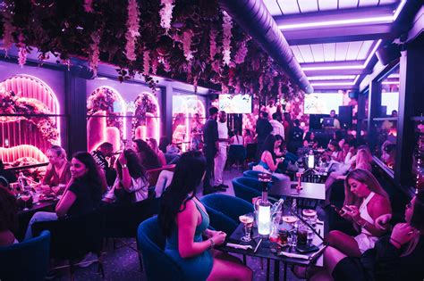 Select Lounge UK – Luxury Shisha Bar