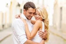 Wedding Anniversary Picture Ideas by 10 Wedding Anniversary Ideas For Couples Cheap Wedding Anniversary Picture Ideas