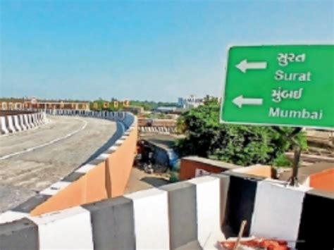 Vehicles heading towards Daman from Vapi Balitha Bridge will reach the ...
