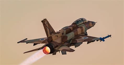 F-16 First Flight 的图像结果