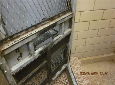Deterioration at Rikers uncovered in new NYC jails report, photos