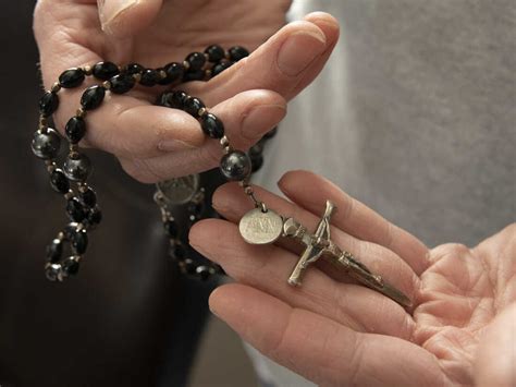 A widower joins with nurses to push for hospital staffing rules : Shots ...