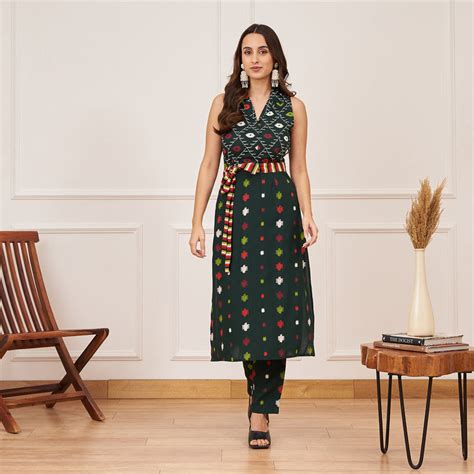 Buy Emerald Green Ikat Inspired Kurta Set with Belt | Rustorange