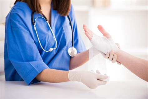 How to Become a Wound Care Nurse | Salary and Certifications
