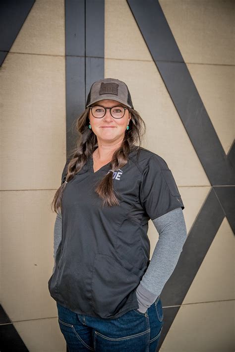 Michaela Keller — Black Diamond Equine Veterinary Clinic