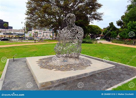 Beverly Hills, California: Beverly Gardens Park with Art Installation ...