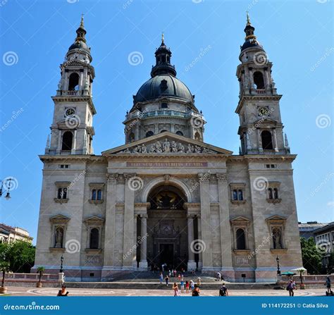 St. Stephen`s Basilica - Budapest Editorial Photo - Image of arms ...