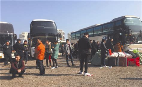 北京这路运营近62年的公交车今起撤销！乘客专门为它画像告别_手机新浪网