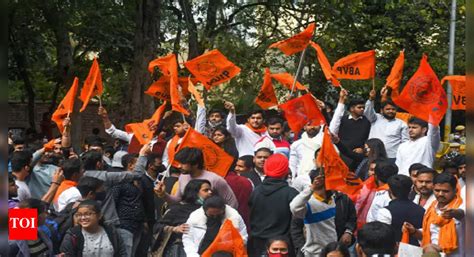 Students protest seeking resumption of offline classes at Delhi ...