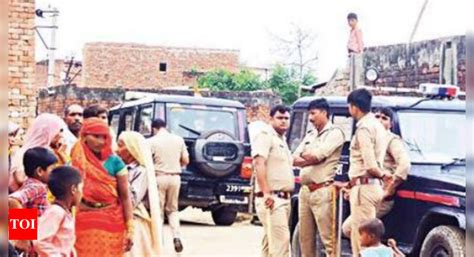 UP: Tiranga yatra disrupted after villagers attack school teachers ...