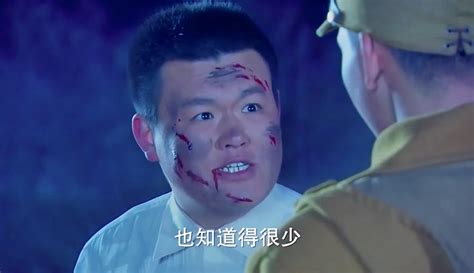 【电影里的江湖】八路军叛徒给小鬼子带路，进入八路军驻地后，小鬼子一刀把他干掉_粉丝数9465_作品数646-片花视频-免费在线观看-爱奇艺