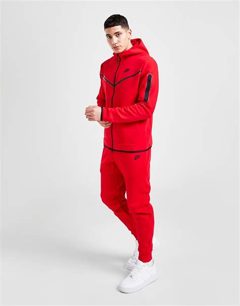 Nike Tech Fleece - Red | Dripzone